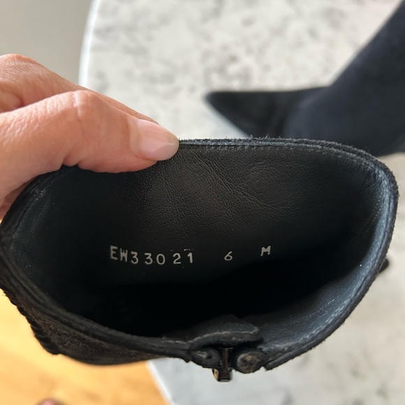 Stuart Weitzman booties almost new. Size 6 - Picture 3 of 6